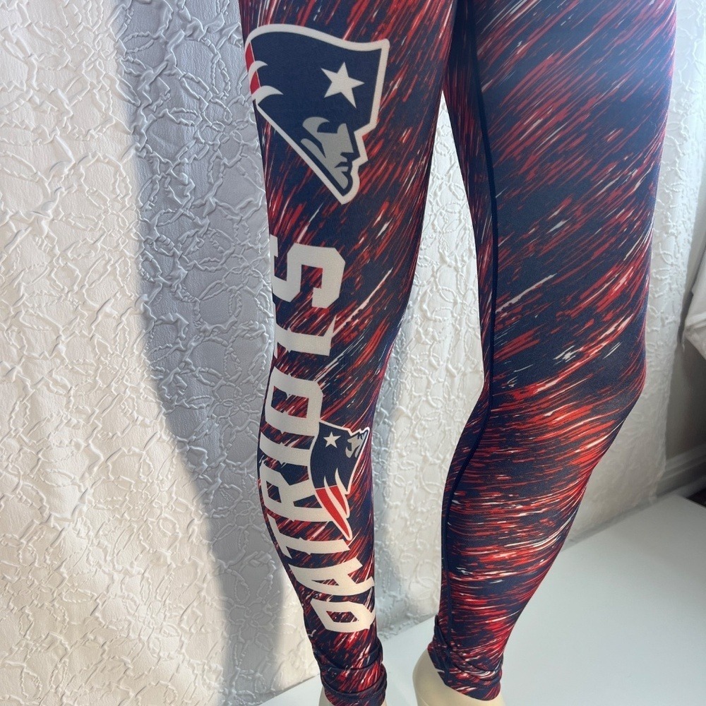 NFL Team Apparel New England Patriots Static Print Leggings Small